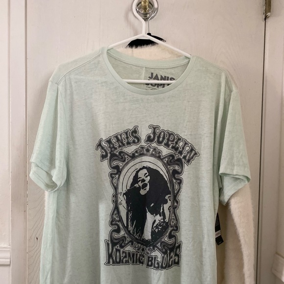 T-Shirts - Picture 2 of 5